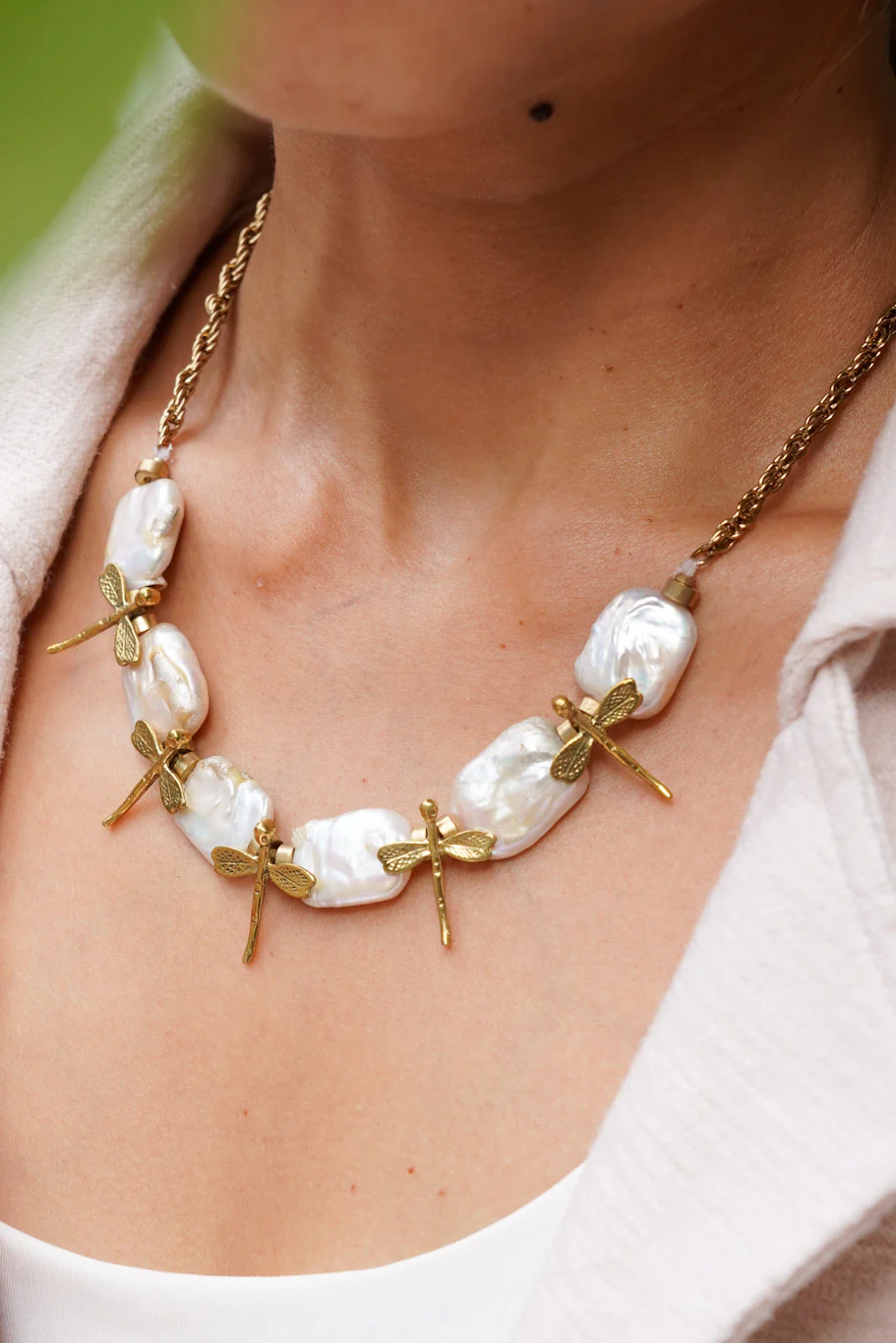 Dragonfly mother of pearl necklace - Image 2