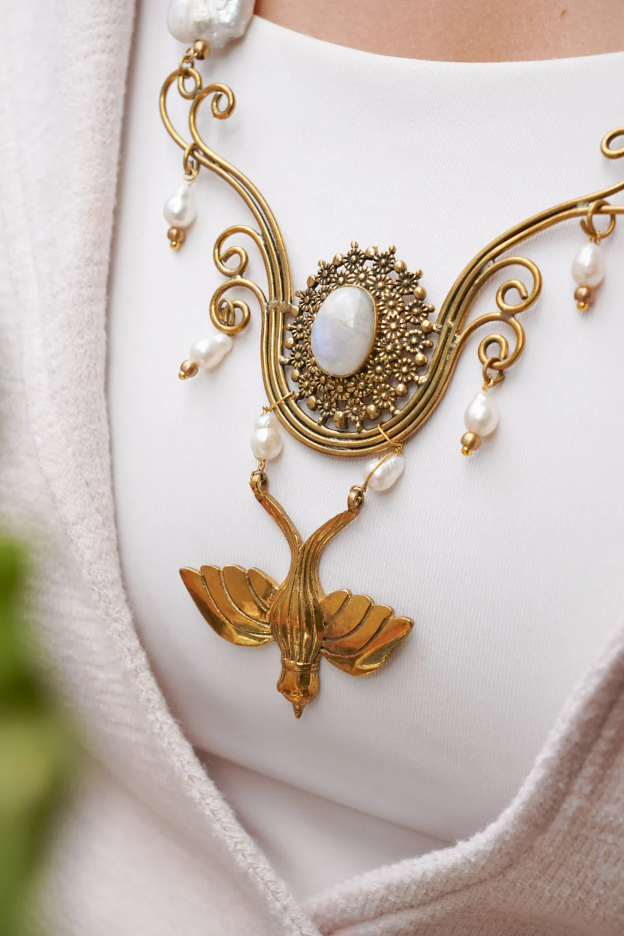 Nadaan parindey pearl necklace - Image 2