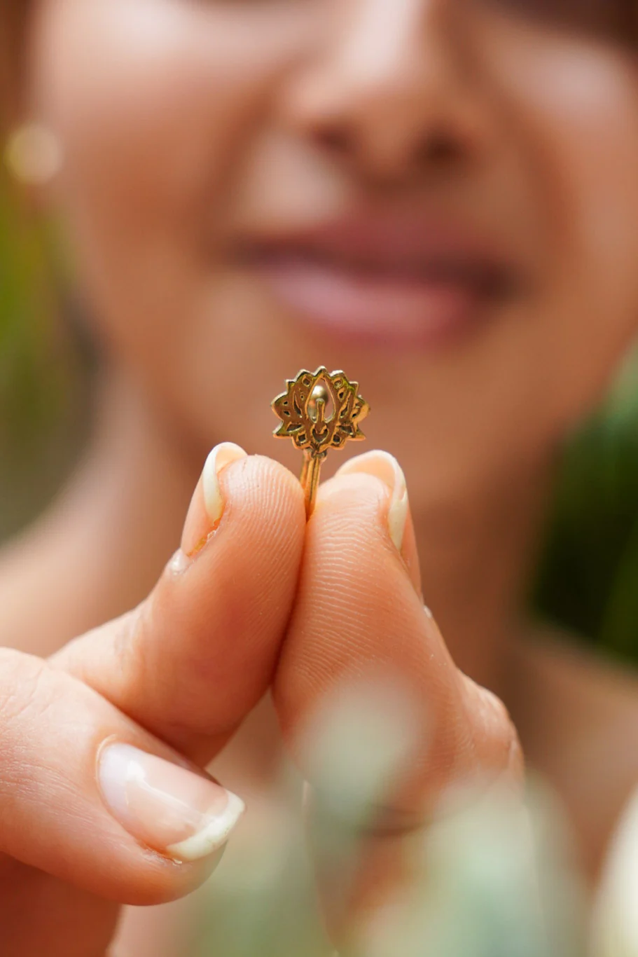 Lotus brass press pin - non piercing - Image 4