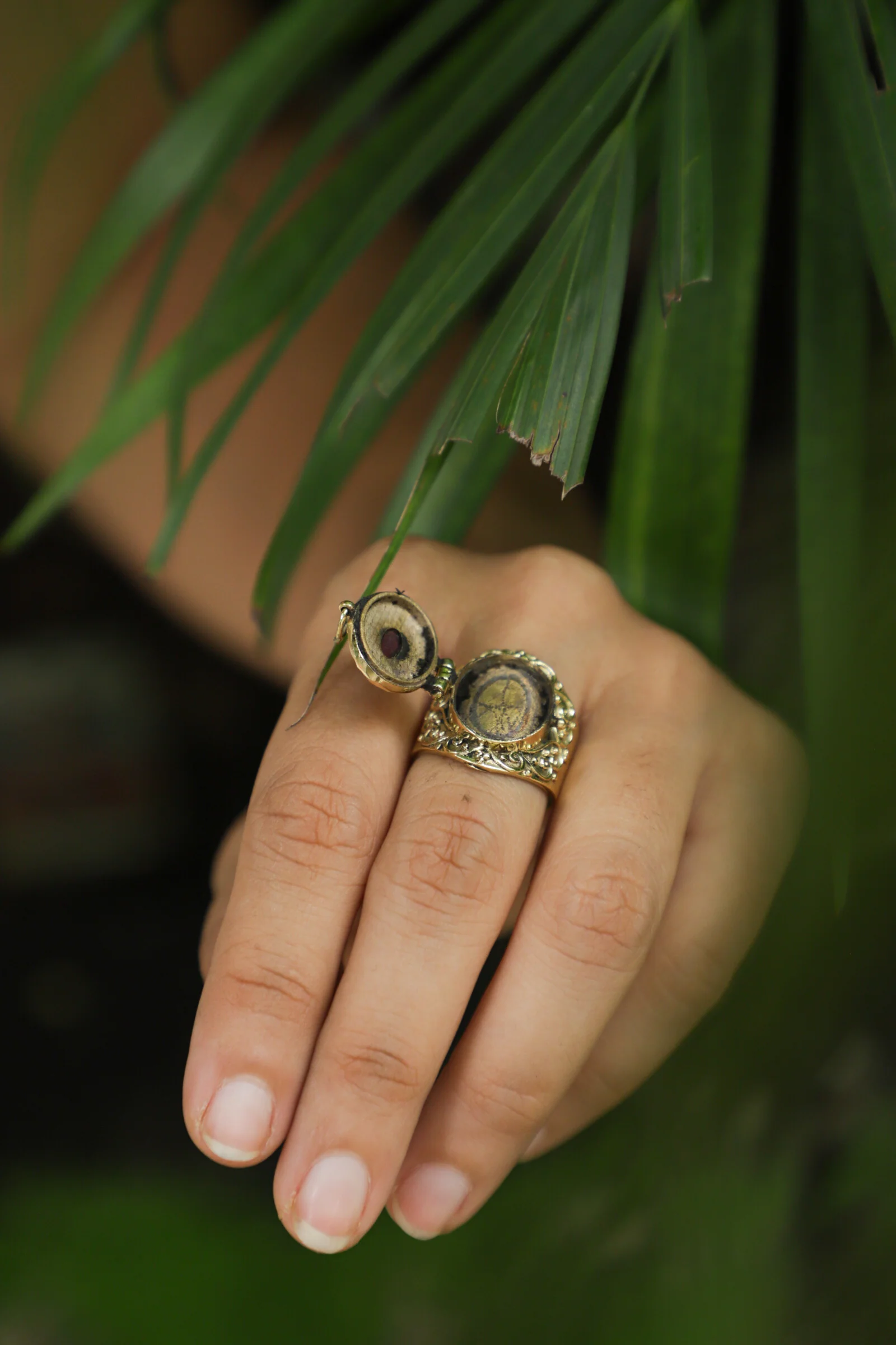 Amethyst brass poison ring. Adjustable. 7-9 - Image 3