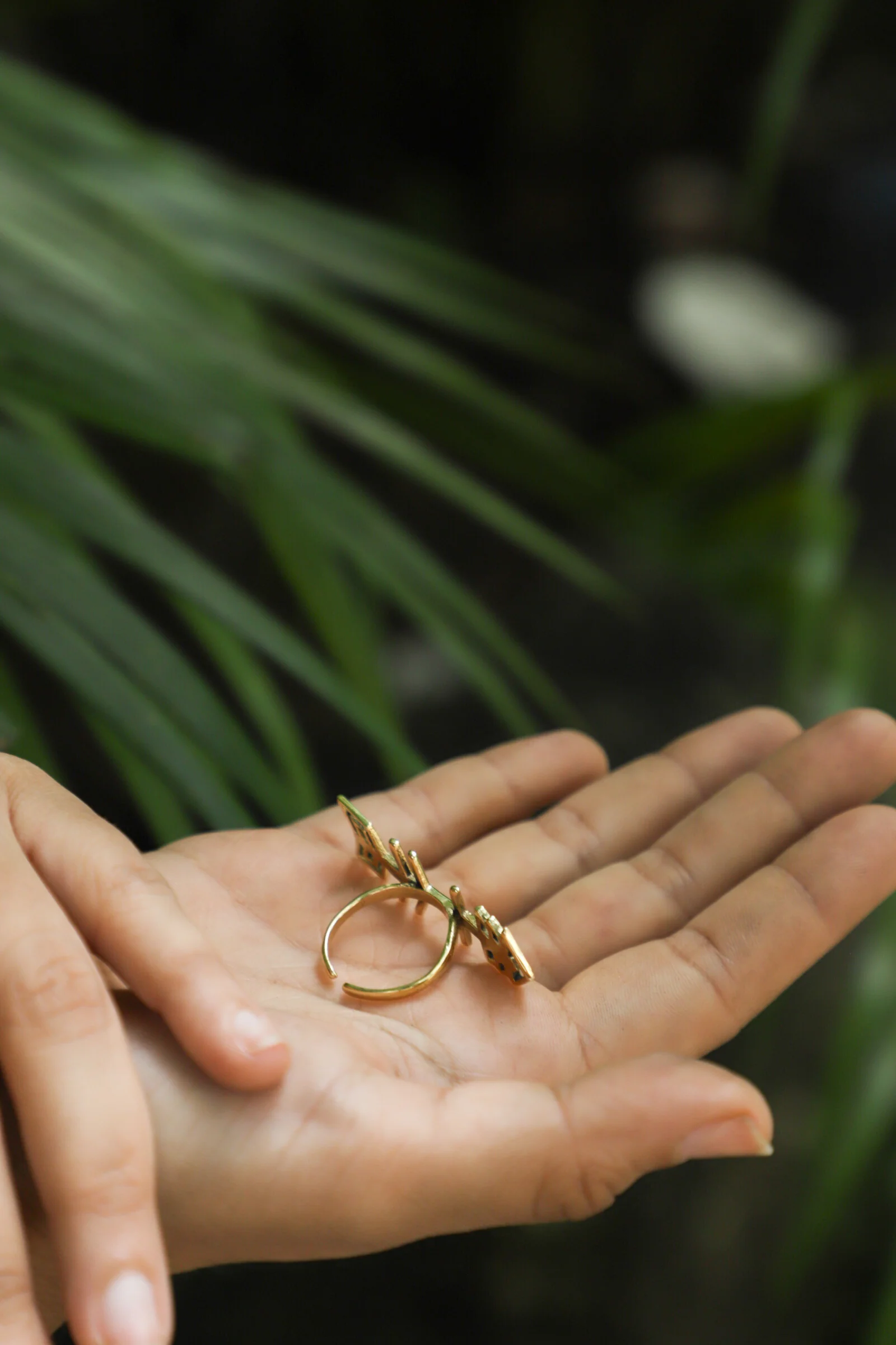 Cupids arrow brass ring. Adjustable. Size 5-8 - Image 4