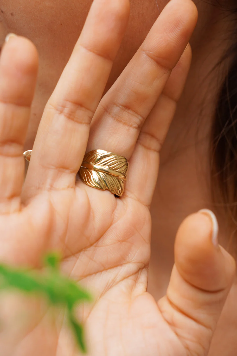 Feather wrap adjustable brass ring. Size 5-7 - Image 4