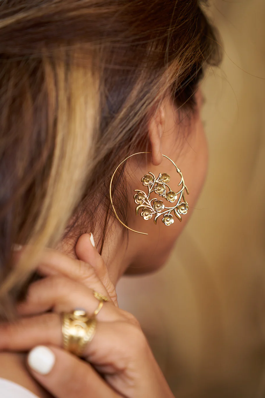 Floral twist brass baali - Image 2