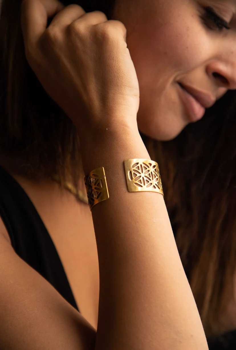 Flower of life adjustable brass kadha - Image 2