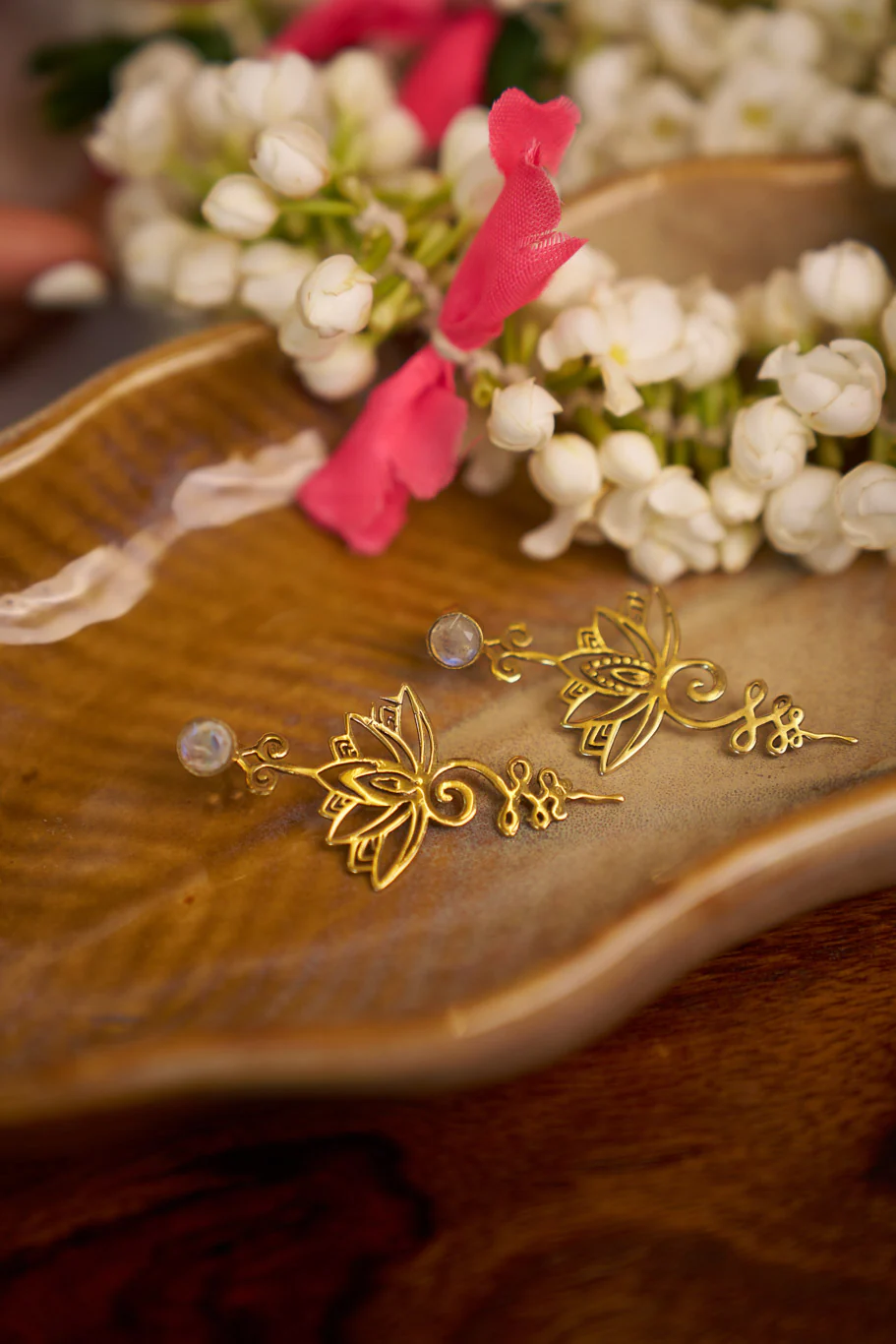 Lumina stud brass earrings - Image 6