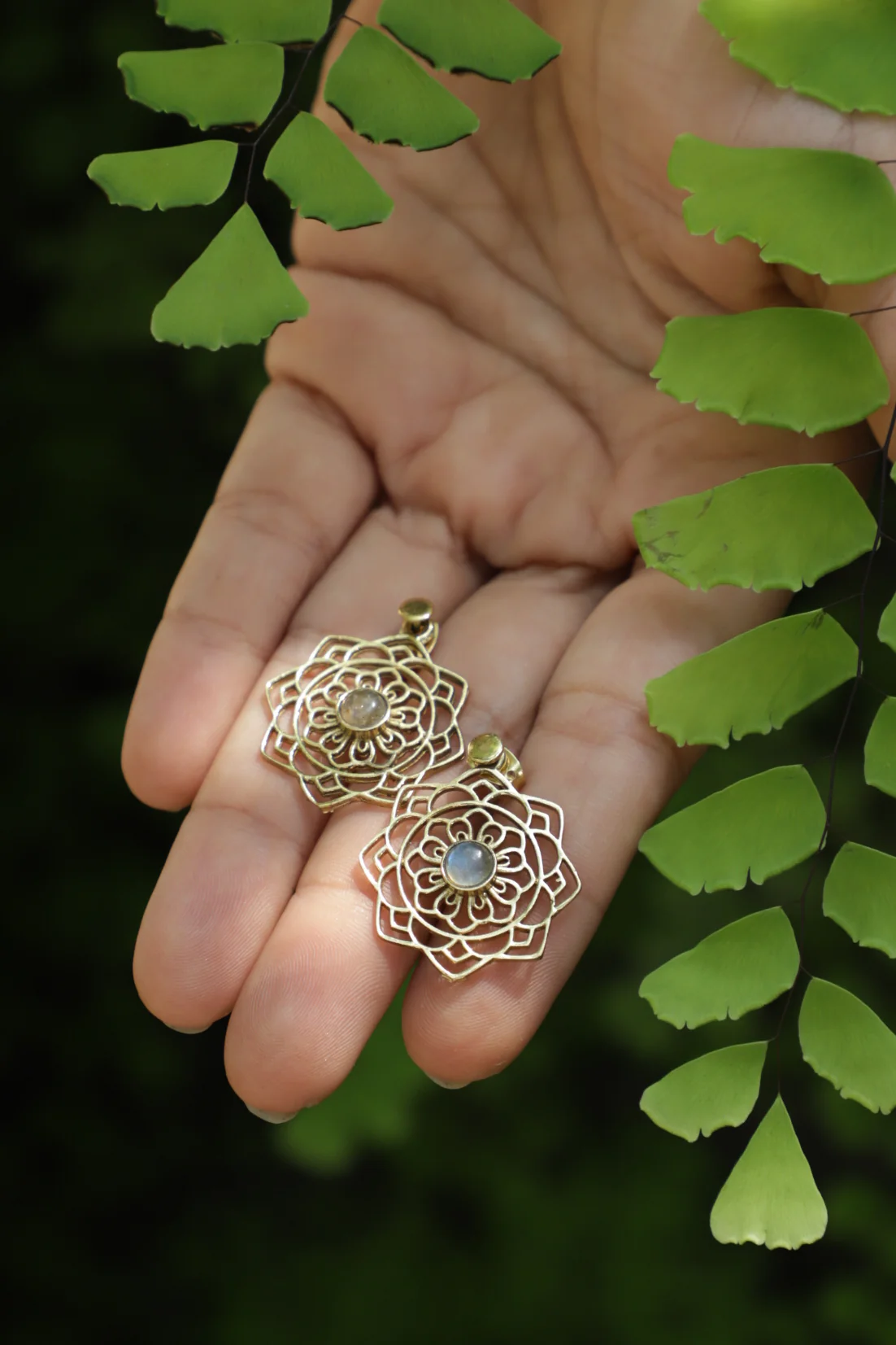 Labradorite Mandala drop brass earrings - Image 3