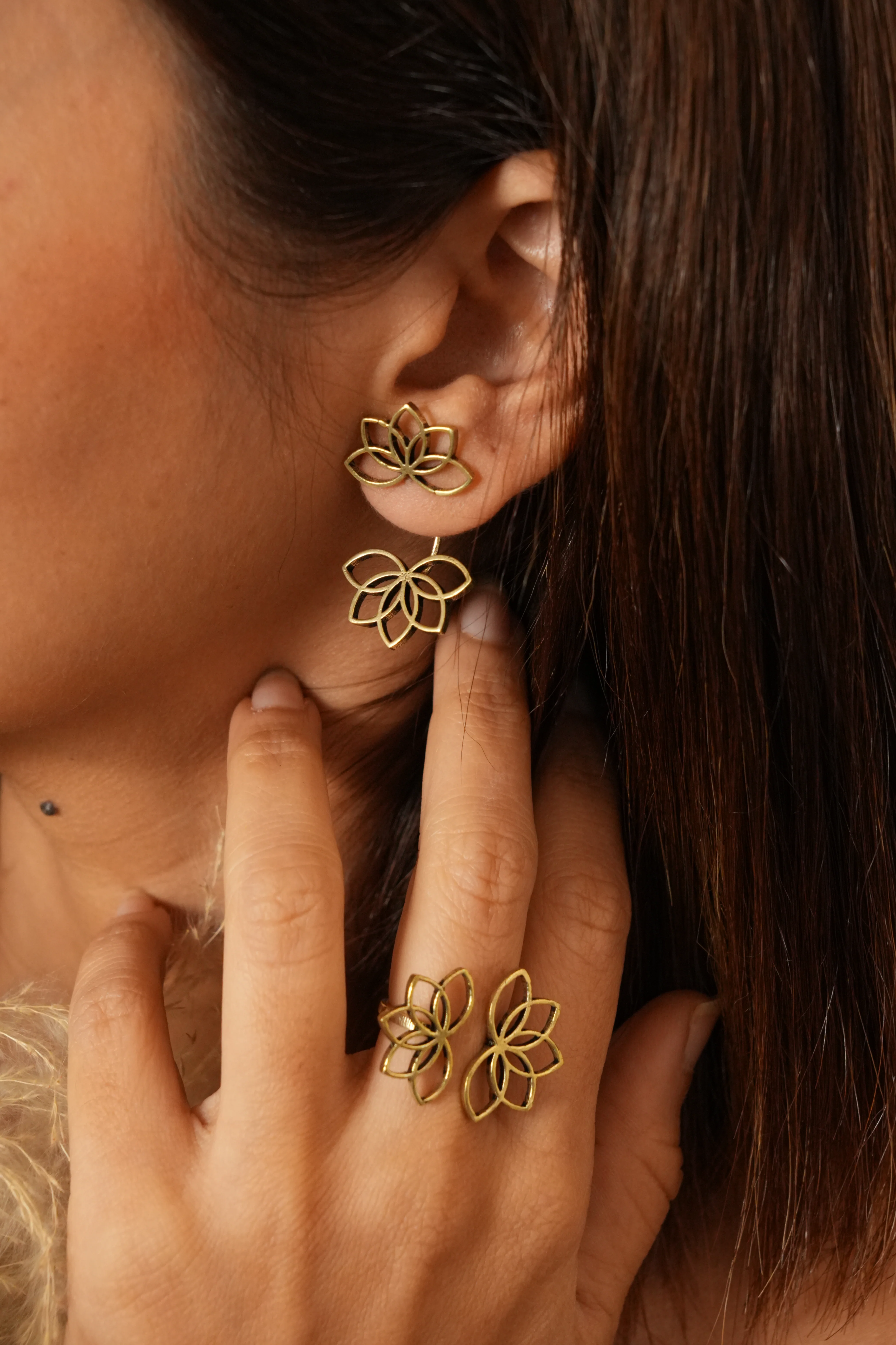 Neora - hide n seek earrings - Image 2